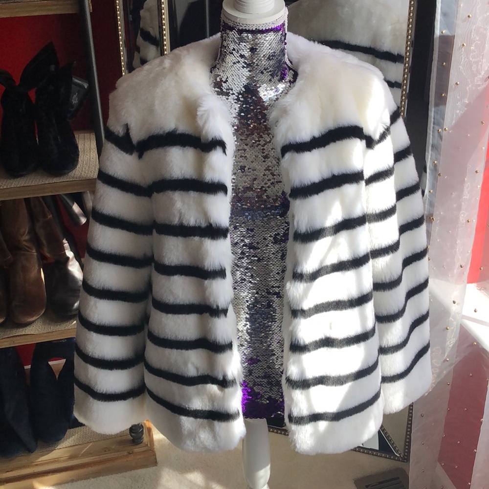 Coat - Picture 5 of 6